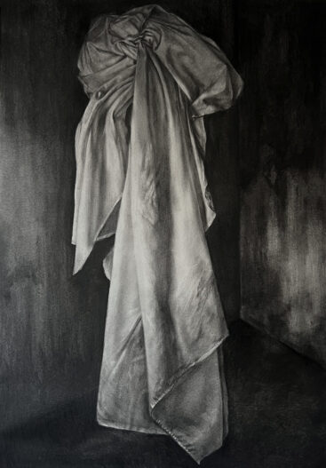 Jorge Abade, Fantasma de carne e osso IV, 2025, carvão e grafite sobre papel canson 200g, 59,4x42 cm (A2) BD