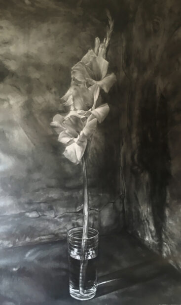 Jorge Abade, Lírio Branco, 2020-2021, carvão e grafite em papel de 200g, 150x100 cm BD