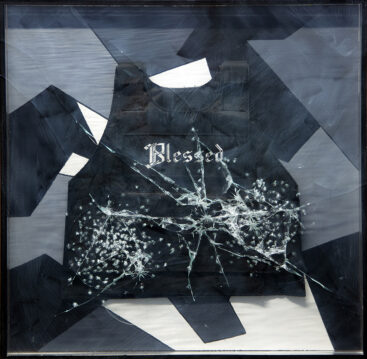 Frederico Ferreira aka FRED, Foggy Days, 2025, acrílico, textil e vidro, 83x83x6 cm BD