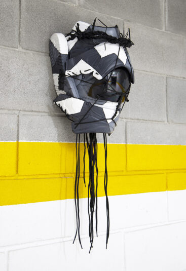 Frederico Ferreira aka FRED, War Face, 2025, acrílico, textil e borracha, 60x30x60 cm BD