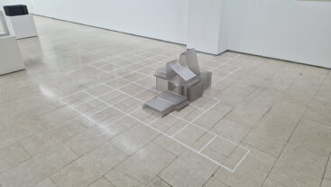 Susana Chasse, Buildings Blocks Act as One I 2, 2025, impressão com braço robótico em rPETG Cristal, 30x20x20 cm 11 peças BD