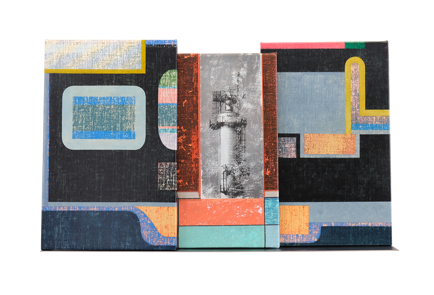 André Silva, Estado de pânico 5, 2022-26, técnica mista sobre tela em prateleira de aço inox, dimen variaveis BD