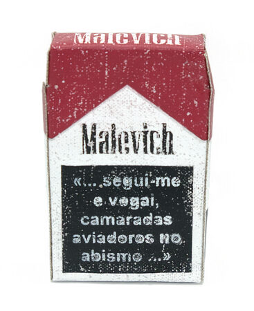 André Silva, Suprematismo de bolso, A pura sensação do vício II_A, 2026, tinta acrílica sobre tela de linho, 9x5,6x2,5 cm BD