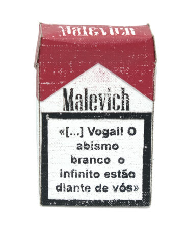 André Silva, Suprematismo de bolso, Consumo não objectivo I_A, 2026, tinta acrílica sobre tela de linho, 9x5,6x2,5 cm BD