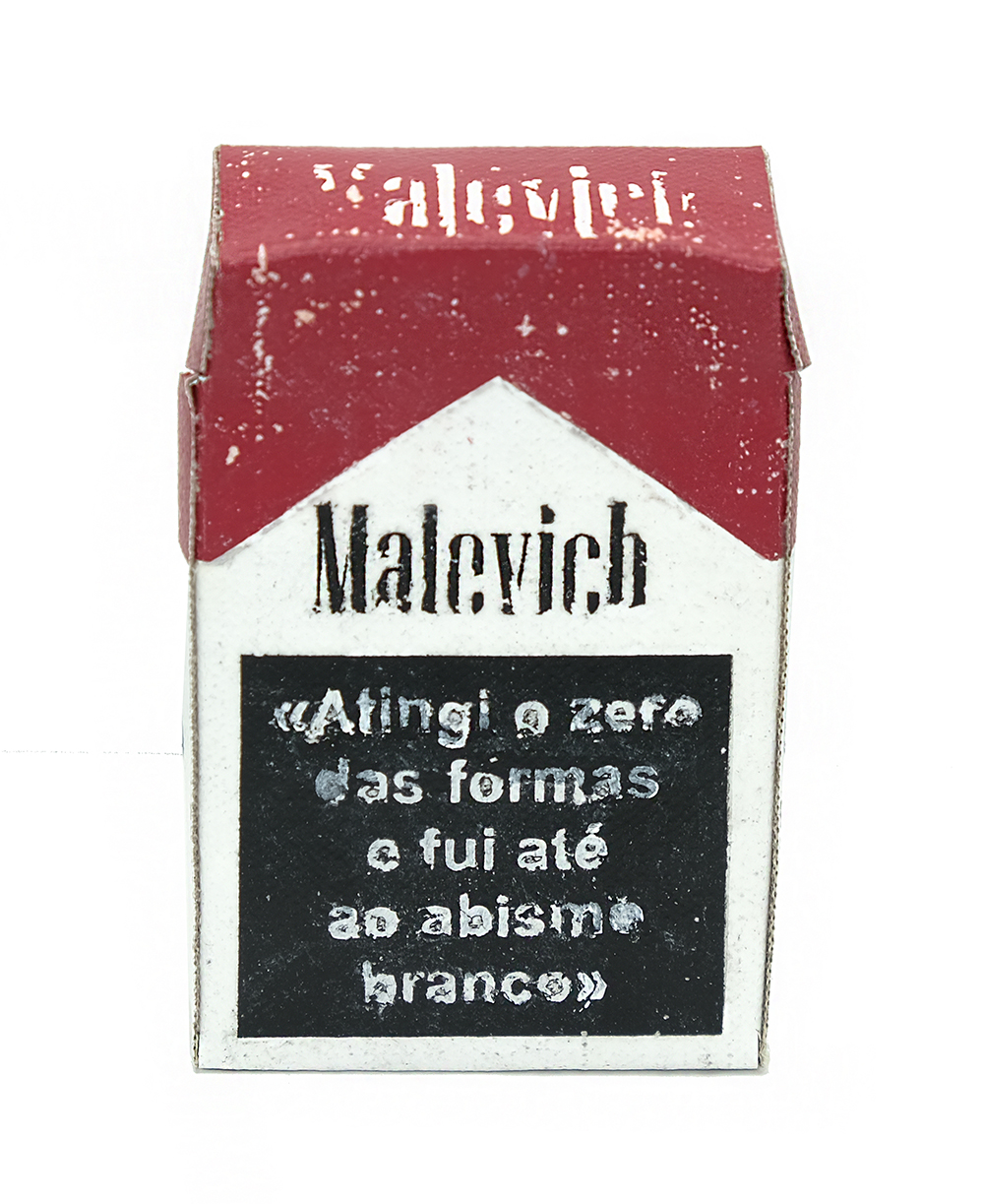 André Silva, Suprematismo de bolso, Grau zero do hábito II_A, 2026, tinta acrílica sobre tela de linho, 9x5,6x2,5 cm BD