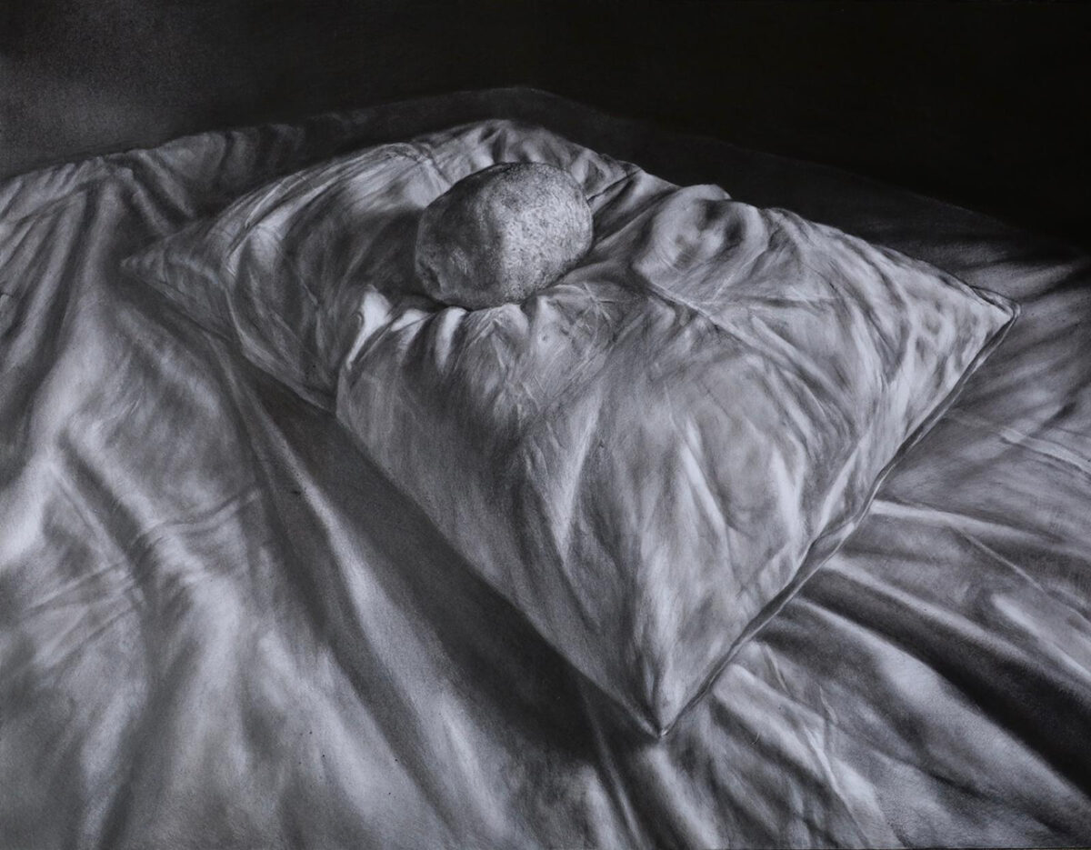 Jorge Abade, Cama de amargura e boa sorte, 2026, carvão e grafite em papel 300g, 50x65 cm BD